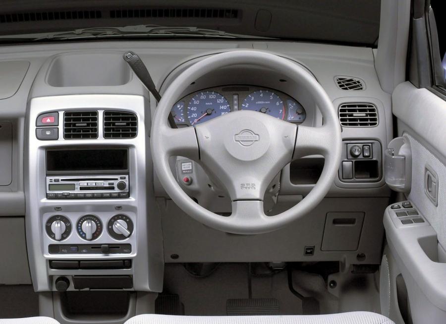  Nissan Cube 1998 года  (фото 2 из 3)